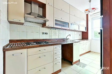 Pronájem bytu 3+1 73 m² Strnadova, Brno - Líšeň