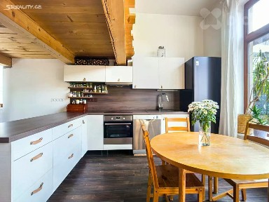 Prodej bytu 2+kk 103 m² U Náměstí, Dolní Břežany