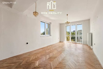 Pardubice, Polabiny, Stavbařů