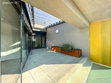 Hradec Králové, Kukleny, Pražská třída, 34