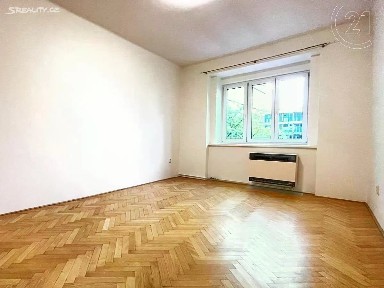 Pronájem bytu 2+kk 45 m² 5. května, Praha - Nusle