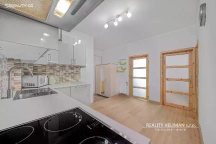 Prodej bytu 2+kk 46 m² Vrchlického, Praha - Košíře