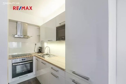 Pronájem bytu 3+kk 60 m² Evropská, Praha - Vokovice
