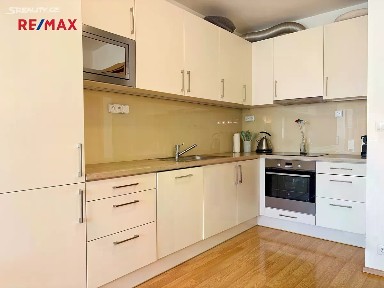 Pronájem bytu 2+kk 53 m² Matějkova, Praha - Libeň