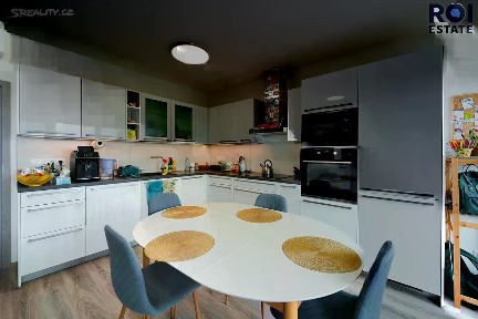 Pronájem bytu 3+kk 84 m² Zátopkova, Milovice - Mladá