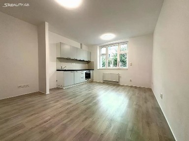 Pronájem bytu 1+kk 29 m² Živnostenská, Plzeň - Lobzy