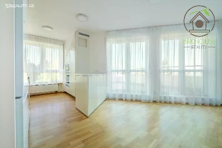 Prodej bytu 2+1 116 m² Brandejsovo náměstí, Praha - Suchdol