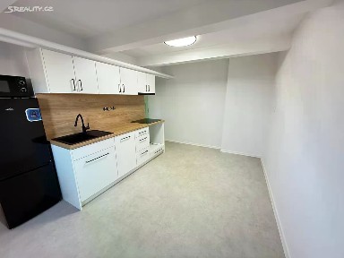 Pronájem bytu 1+kk 20 m² B. Němcové, Zlín - Prštné