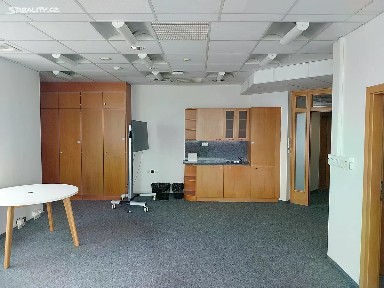 Pronájem kanceláře 380 m² Heršpická, Brno