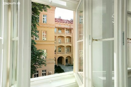 Pronájem bytu 3+kk 90 m² Karoliny Světlé, Praha