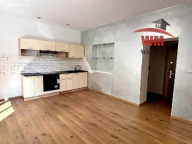 Prodej bytu 2+kk 40 m² Závodu míru, Karlovy Vary - Stará Role