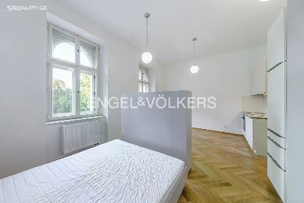 Pronájem bytu 1+kk 33 m² Seifertova, Praha - Žižkov