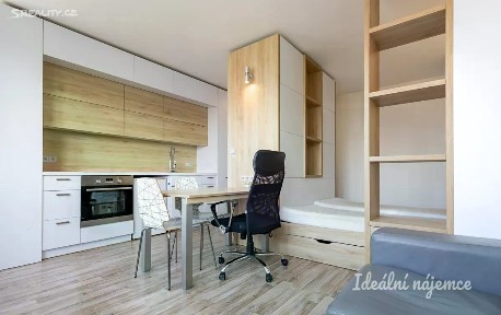 Pronájem bytu 1+kk 31 m² Topolová, Praha - Záběhlice