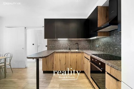 Pronájem bytu 1+1 56 m² Malátova, Jihlava