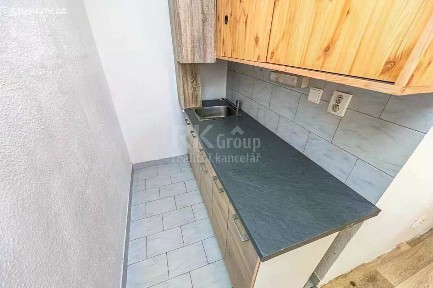 Pronájem kanceláře 46 m² Záveská, Praha - Hostivař