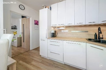 Praha, Praha 4, Kamýk, Otradovická, 1