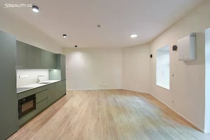 Pronájem bytu 1+kk 43 m² Boleslavova, Praha - Nusle