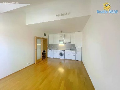 Pronájem bytu 2+kk 38 m² Lublaňská, Praha - Nové Město