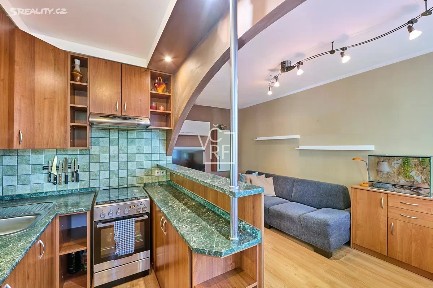 Pardubice, Polabiny, Prodloužená