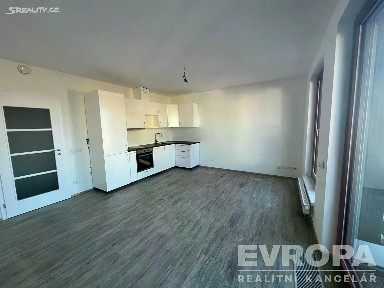 Pronájem bytu 1+kk 62 m² Ústecká, Praha - Dolní Chabry