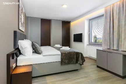 Pronájem bytu 2+1 60 m² Na Brně, Hradec Králové - Nový Hradec Králové