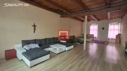 Prodej vícegeneračního domu 450 m², pozemek 4749 m² Medlov