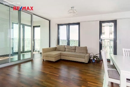Pronájem bytu 2+kk 66 m² Olšanská, Praha - Žižkov