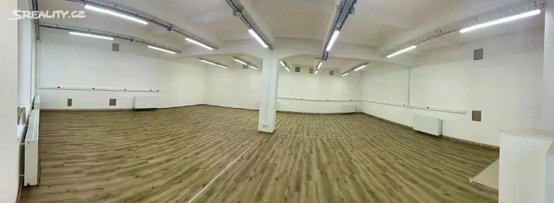 Pronájem kanceláře 150 m² Oblouková, Praha - Vršovice