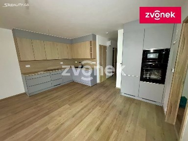 Zlín, Nad Stráněmi