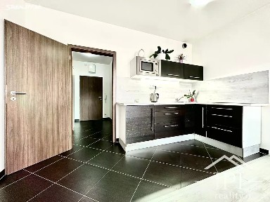 Prodej bytu 1+kk 32 m² Makedonská, Praha - Střížkov