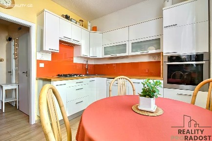 Ostrava, Ostrava-město, Poruba, náměstí Antonie Bejdové, 3