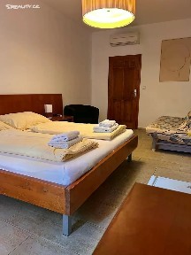 Pronájem bytu pokoje 28 m² Na Hradbách, Kolín