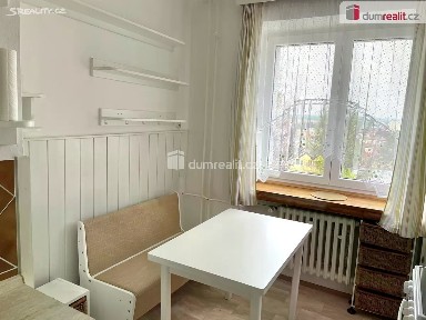 Pronájem bytu 3+1 69 m² V Sadě, Vlašim