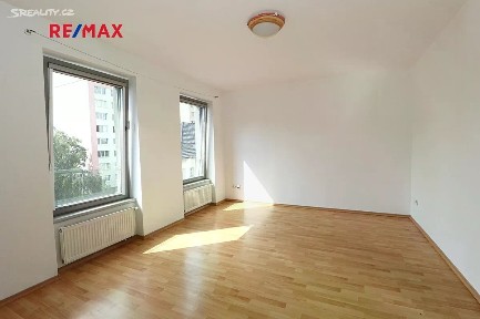 Pronájem bytu 1+kk 30 m² Roháčova, Kolín - Kolín III