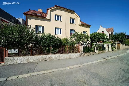 Prodej činžovního domu 234 m² Na křivce, Praha - Vršovice
