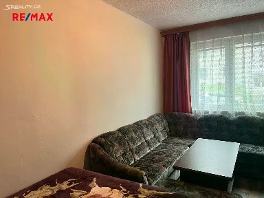 Prodej bytu 3+1 71 m² Husova, Nová Role