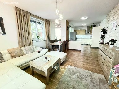 Znojmo, Vídeňská třída