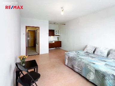 Prodej bytu 1+kk 27 m² Hlavatého, Praha - Háje