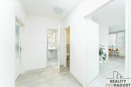 Prodej bytu 4+kk 85 m² Stříbrského, Praha - Háje