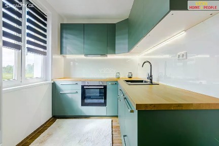 Prodej bytu 3+1 65 m² Okružní, Karlovy Vary - Stará Role