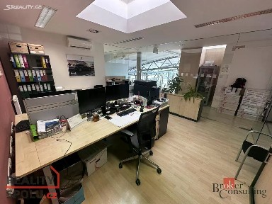 Pronájem kanceláře 22 m² Na Okrouhlíku, Hradec Králové - Pražské Předměstí