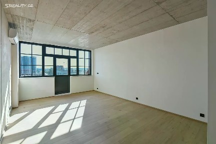 Prodej bytu 1+kk 37 m² Kolbenova, Praha - Vysočany