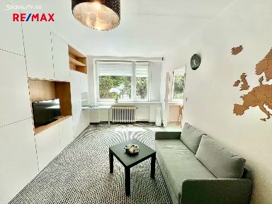 Pronájem bytu 1+1 36 m² Pod Višňovkou, Praha - Krč