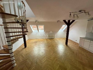Pronájem bytu 2+kk 100 m² Táborská, Praha - Nusle