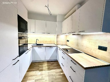 Pardubice, Bílé Předměstí, Husova