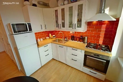 Pronájem bytu 2+1 60 m² Jakutská, Praha - Vršovice