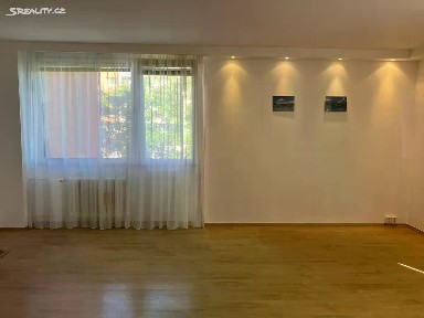 Pronájem bytu 3+1 74 m² Dolákova, Praha - Bohnice