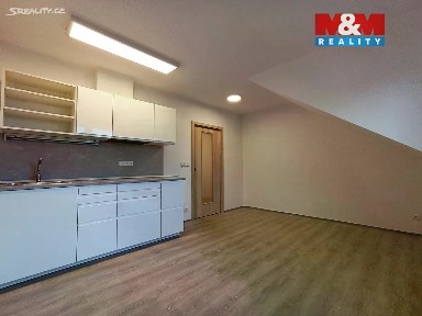Pronájem bytu 1+kk 22 m² Rostoklaty - Nová Ves II
