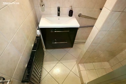 Pronájem bytu 2+1 54 m² Nerudova, Pardubice - Zelené Předměstí