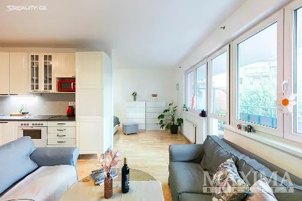 Praha, Praha 10, Strašnice, Na hroudě, 24